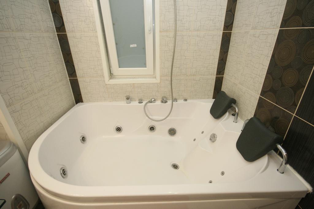 Paradis Odessa Apartments ภายนอก รูปภาพ